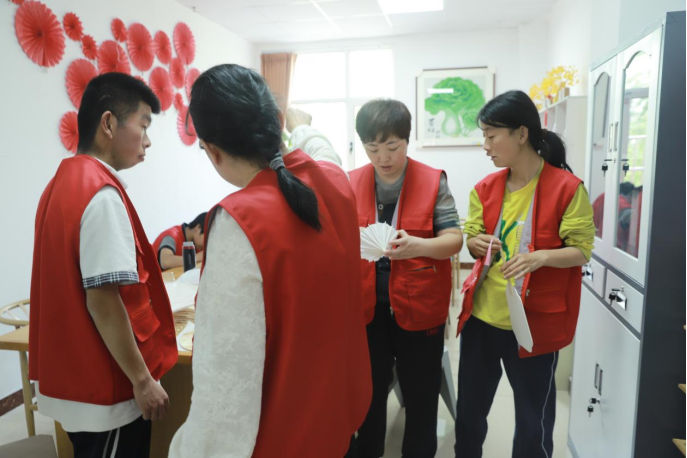 济莱特校、莱芜宏博康养中心校企融合展新篇CQ9电子校企携手展成果匠心巧手绘未来：(图4)